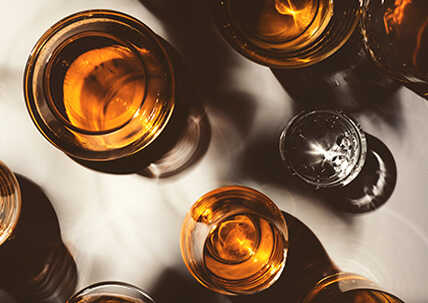 Czym się różni whisky od whiskey i bourbonu?