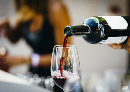 Właściwości i zastosowanie czerwonego wina
